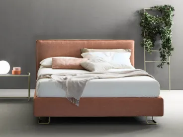 Letto moderno in tessuto con testiera Piping di Bside